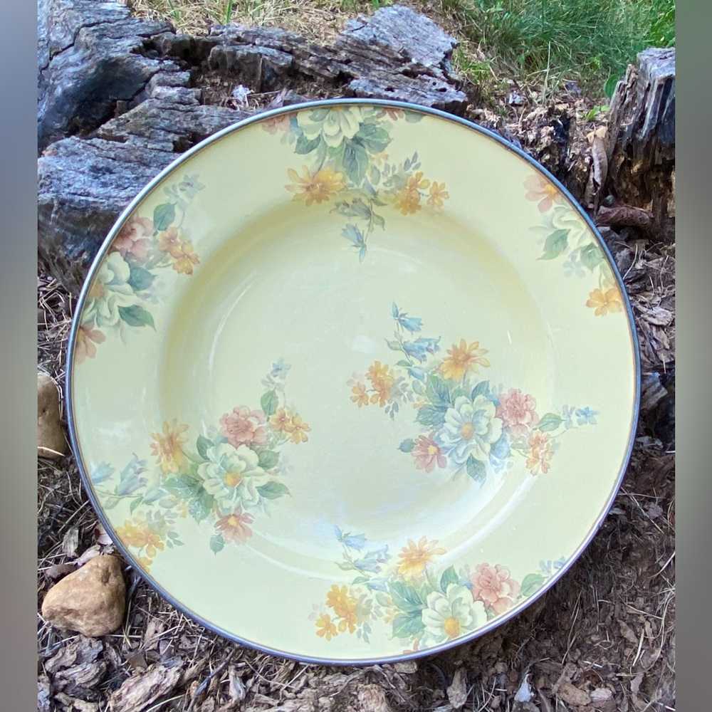 Three Mackenzie-Childs Vintage Enamel Floral Bowls in Apricot Green & Cream - Picture 2 of 10